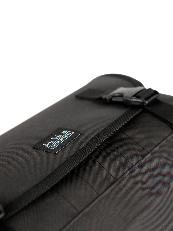 Metro Messenger Bag Medium - Black